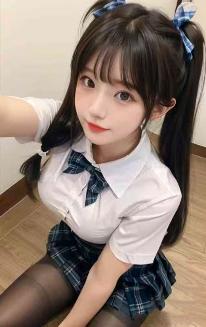 童颜巨乳制服甜妹琴儿