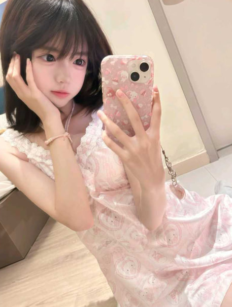 19岁嫩妹自己兼职