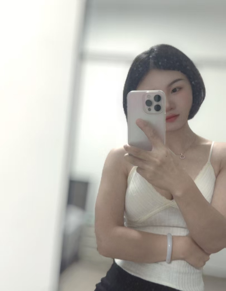 撸铁短发健身妞土豆