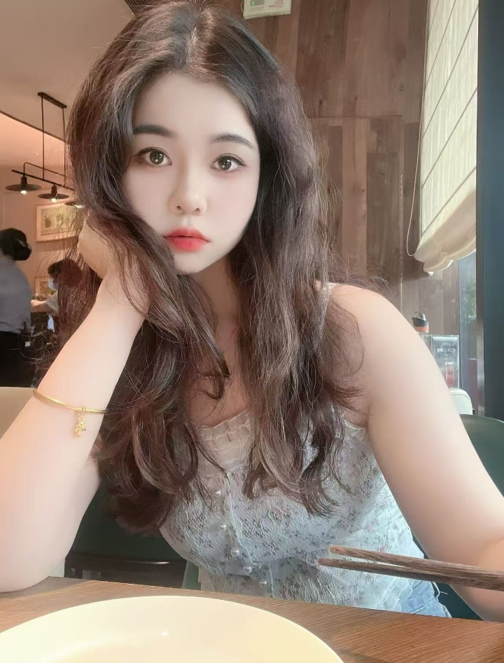 白云甜美小女友青柠