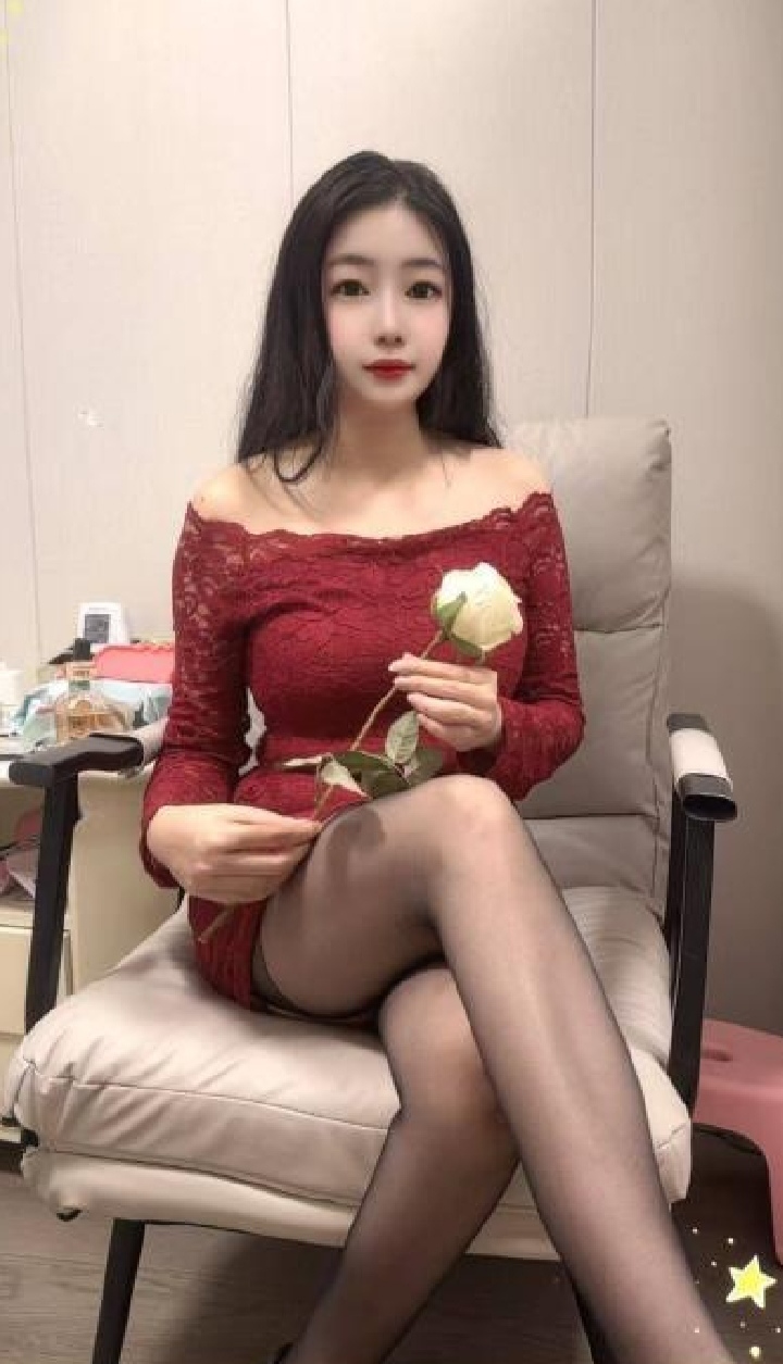 美艳包臀裙辣妹晨晨