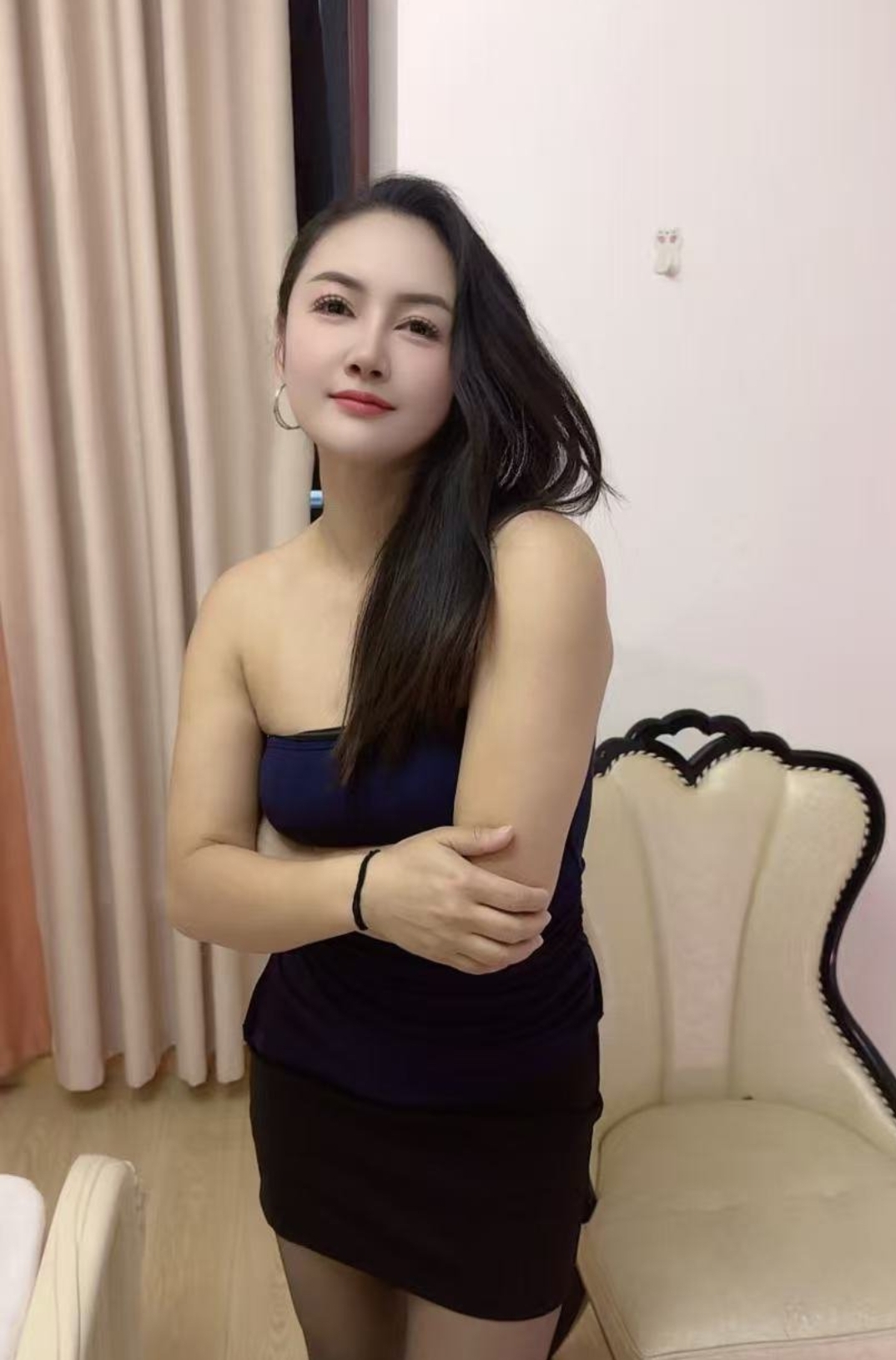 身材凹凸有致，颜值在线