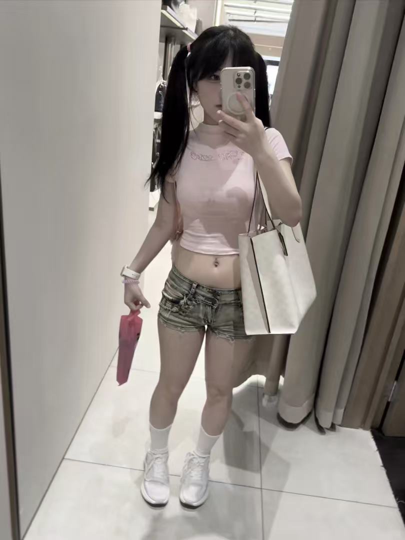 御姐兼职高端外围胸大屁股大，会夹会吸