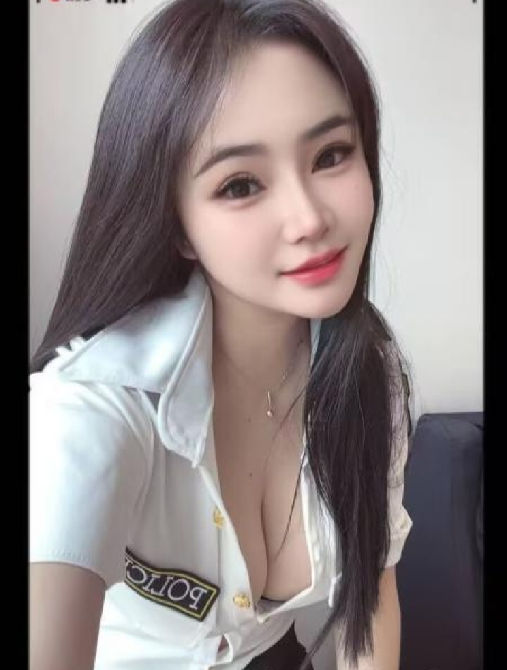 丰乳肥臀情趣小少妇
