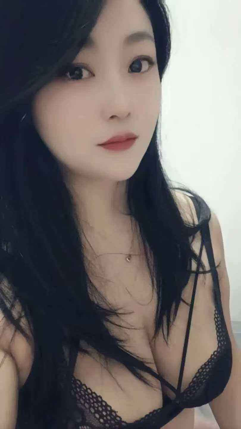 小店丰满型大奶少妇