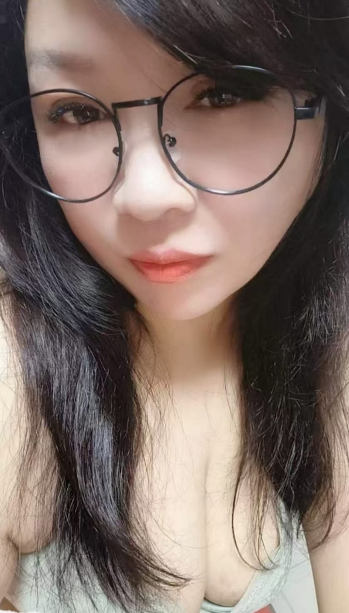 金水豪乳眼镜欲女阿芳