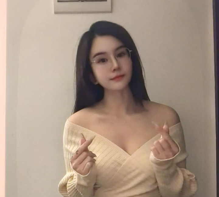 眼镜辣妹小苍井空