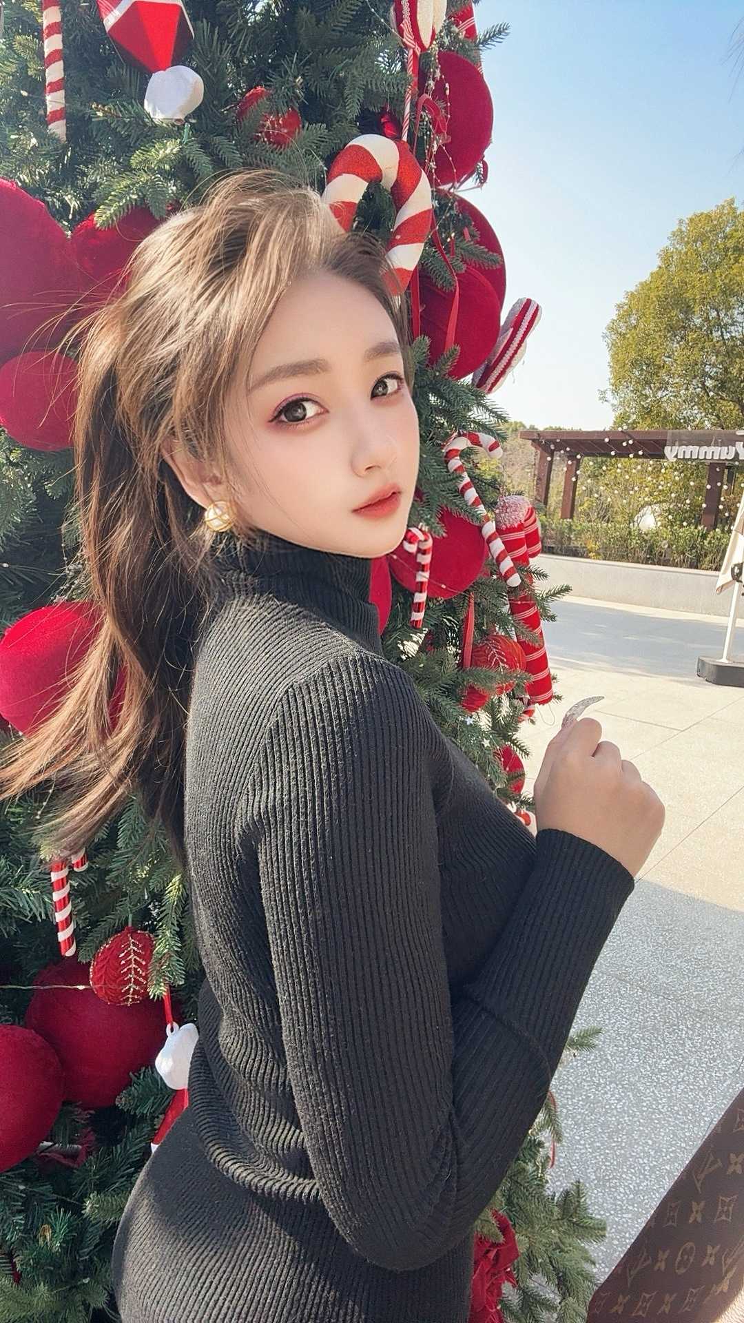 网红脸外围小姐姐蜜桃臀天然d奶自聊(每个地方不常呆))