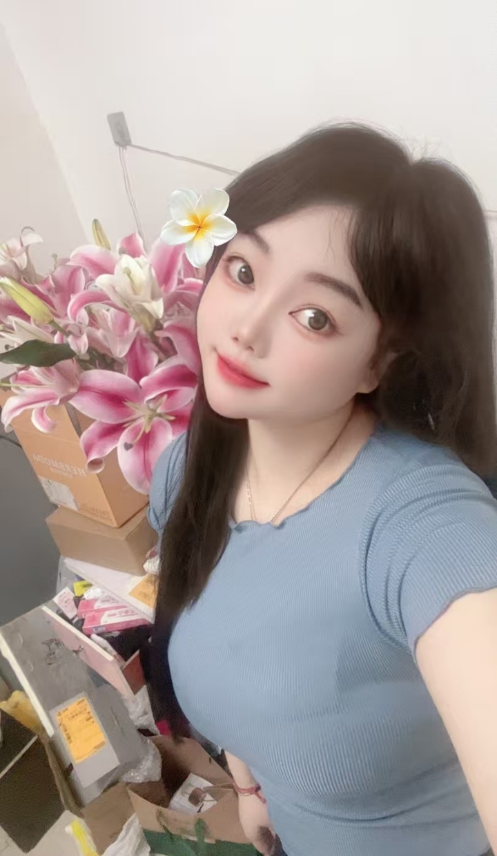 公明极品微胖妞小雪