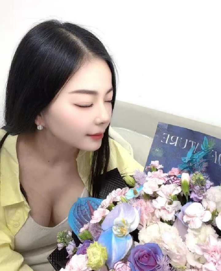 南山黑丝大腚少妇