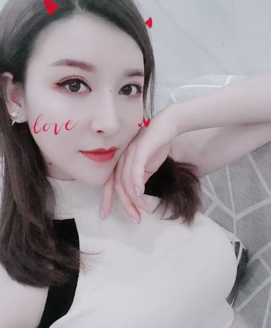 下面还粉，有点紧致