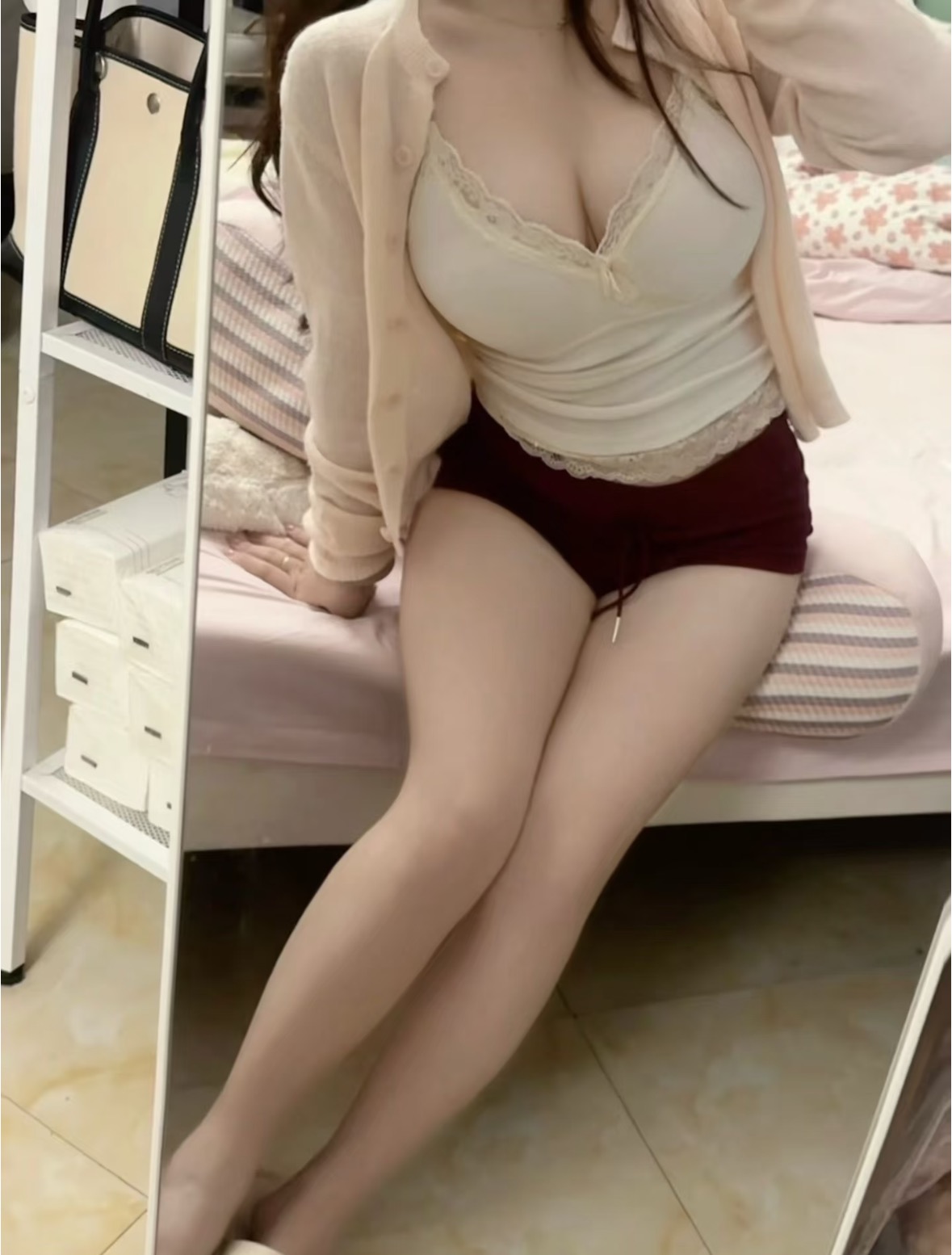 巨乳萝莉大学生