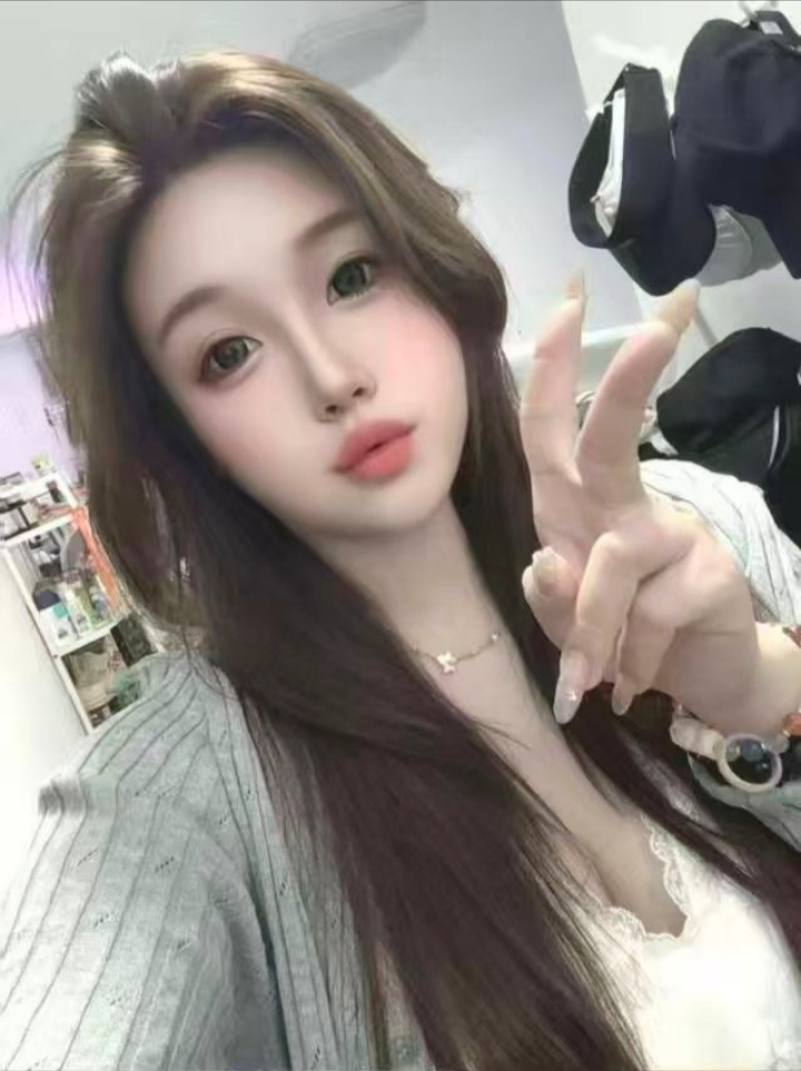 美乳兼职甜妹七月