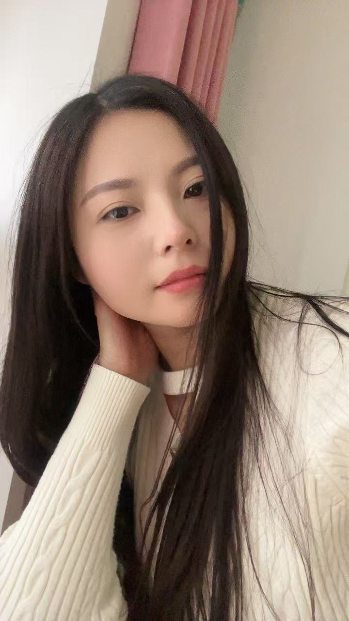 身材不错的大奶妹子