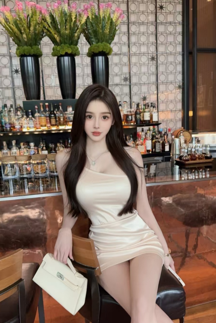 美乳长腿嫩妹芷柔