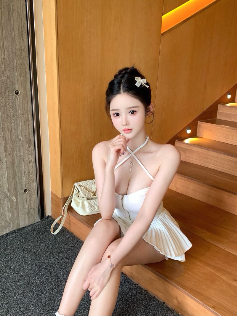 清纯学妹兼职高端外围馒头胸b紧水多