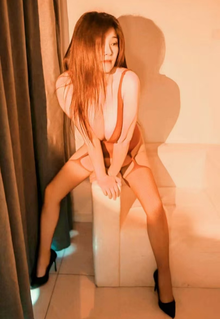 夫子庙美乳少妇小乖