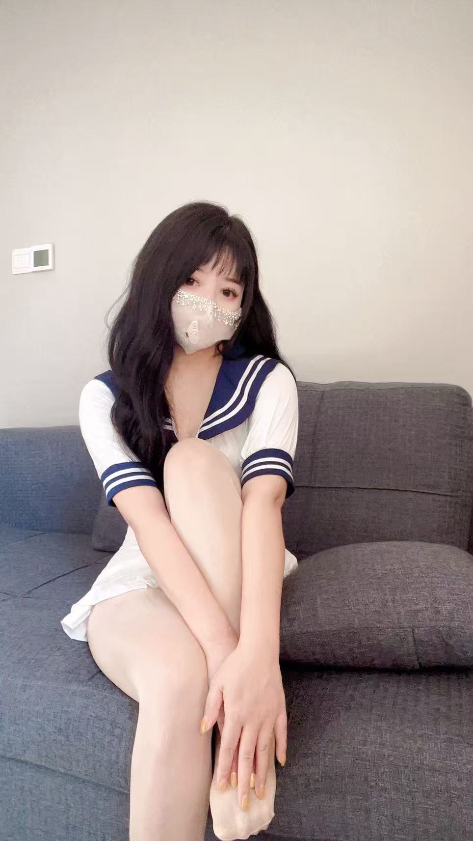 服装店老板娘邻家女孩