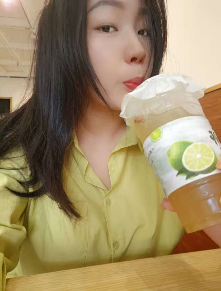 爆乳眼镜欲女佳佳