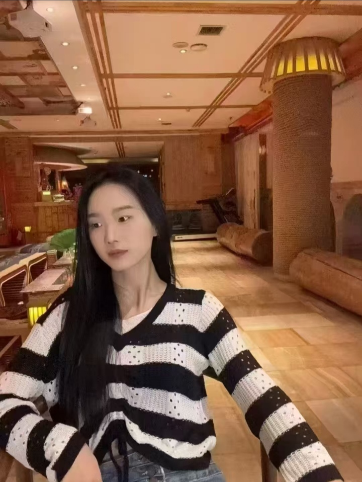 白嫩兼职甜妹佳佳