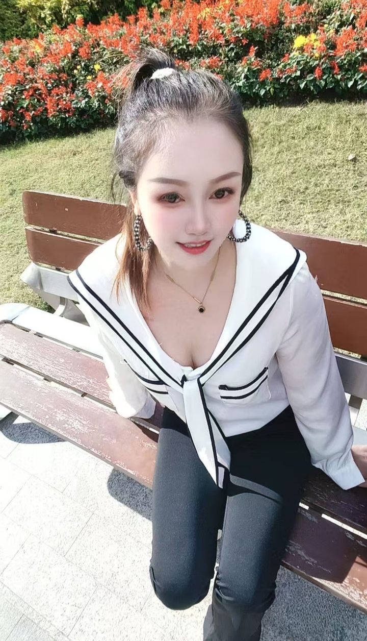 崇川丰润美乳御姐云朵