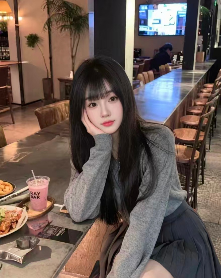 白嫩制服甜妹可乐