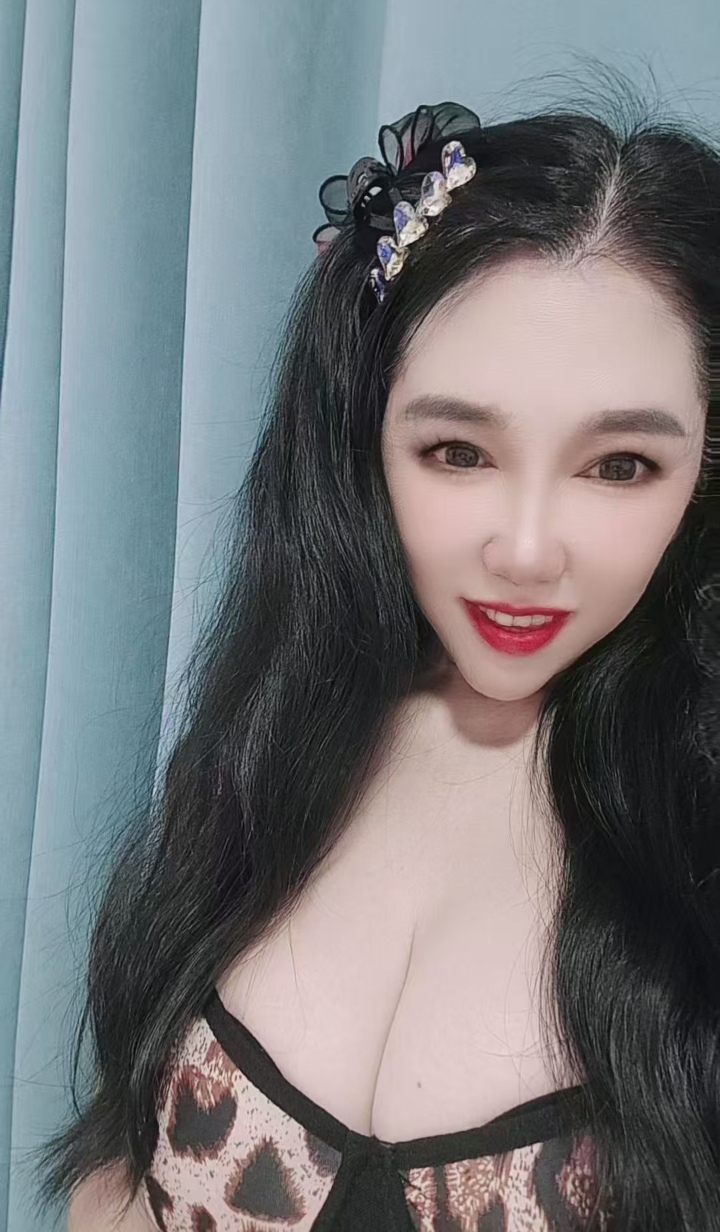 新吴爆乳轻熟欲女