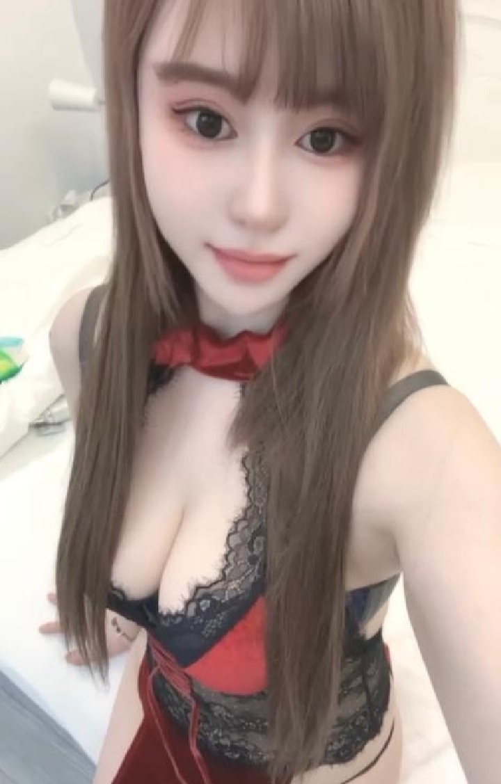 雁塔大奶制服冉冉