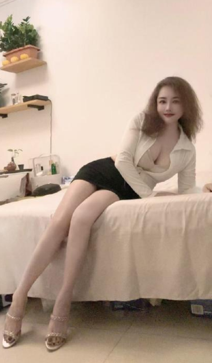 石溪巨乳美少妇