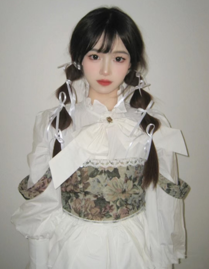 水润多汁嫩妹莹莹