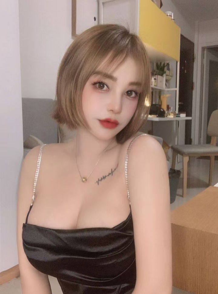 大白兔短发尤物兰兰