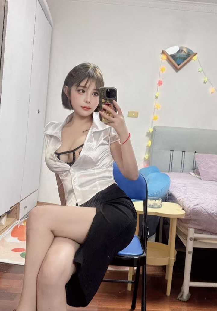 大白兔短发尤物兰兰