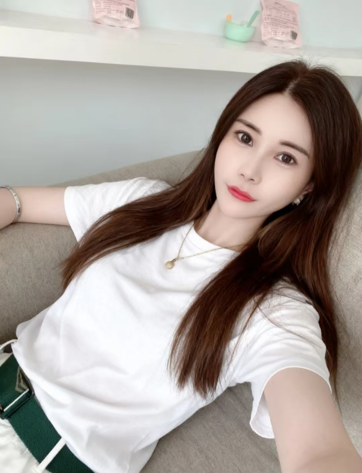 黑丝美腿辣妹薇薇