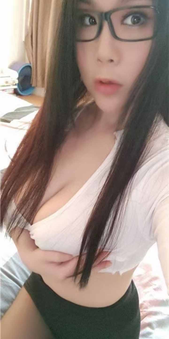 虹口美乳眼镜御姐瑶瑶