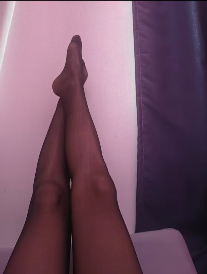 丰满黑丝情趣女王