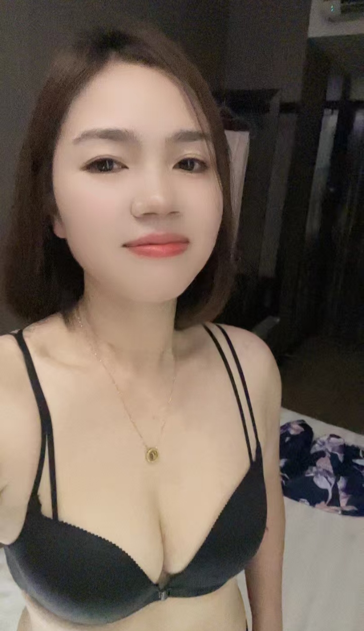 麦地丰润御姐喵喵