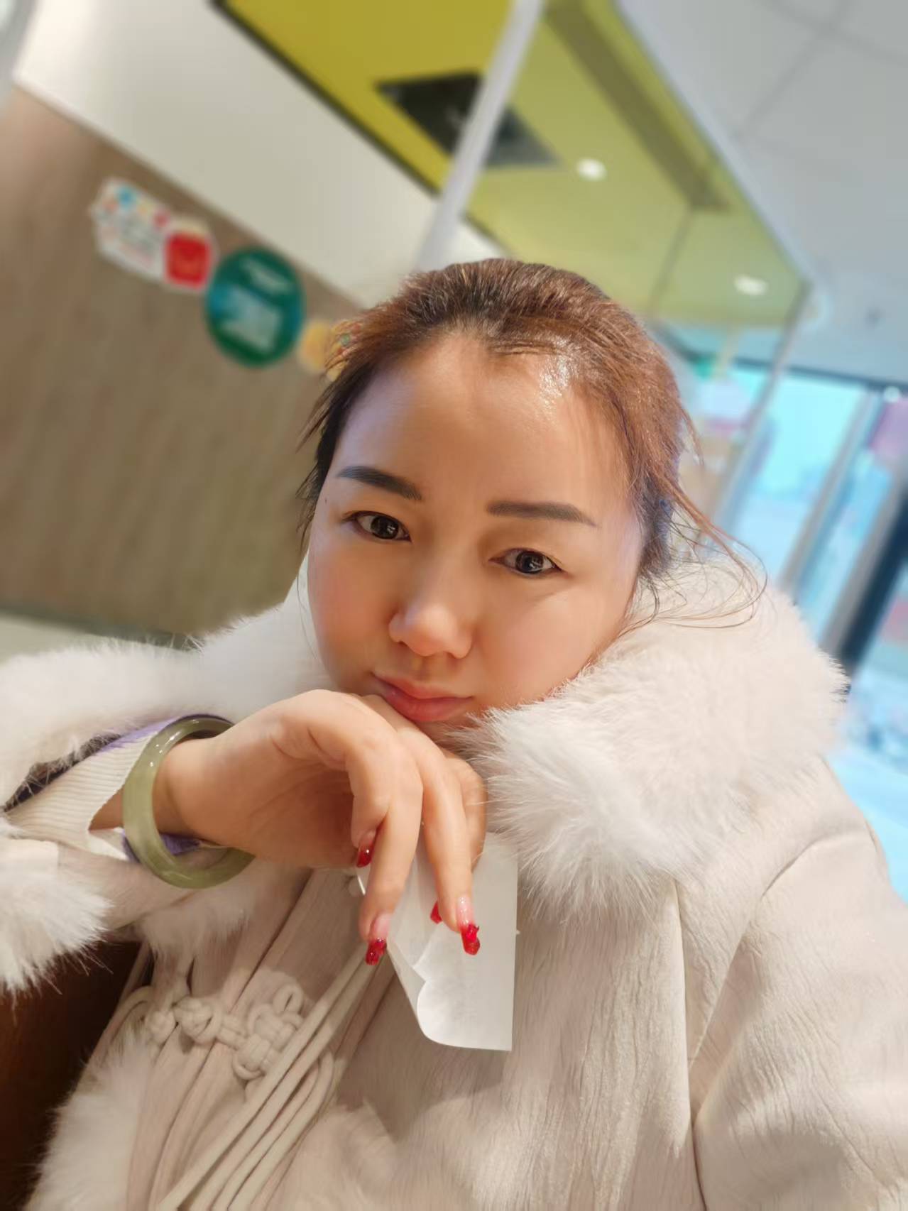 28岁少妇，美丽大方，对客很好，很有耐心。