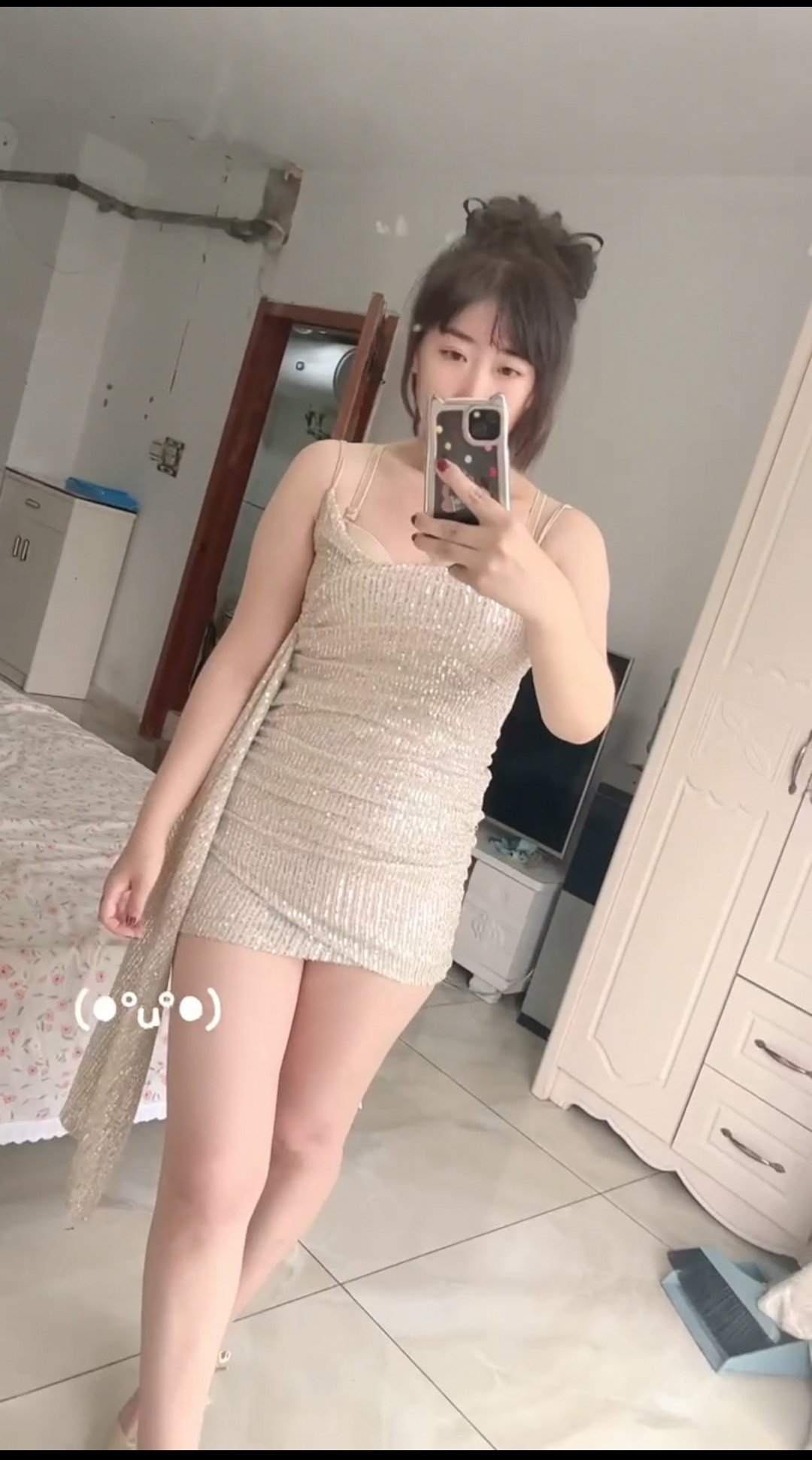 身材凹凸有致的美女