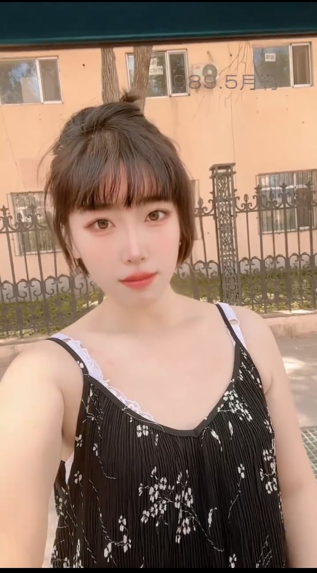 身材凹凸有致的美女