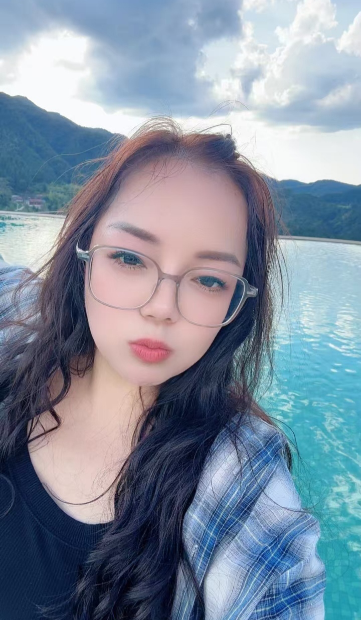 雨花大奶眼镜少妇彤彤