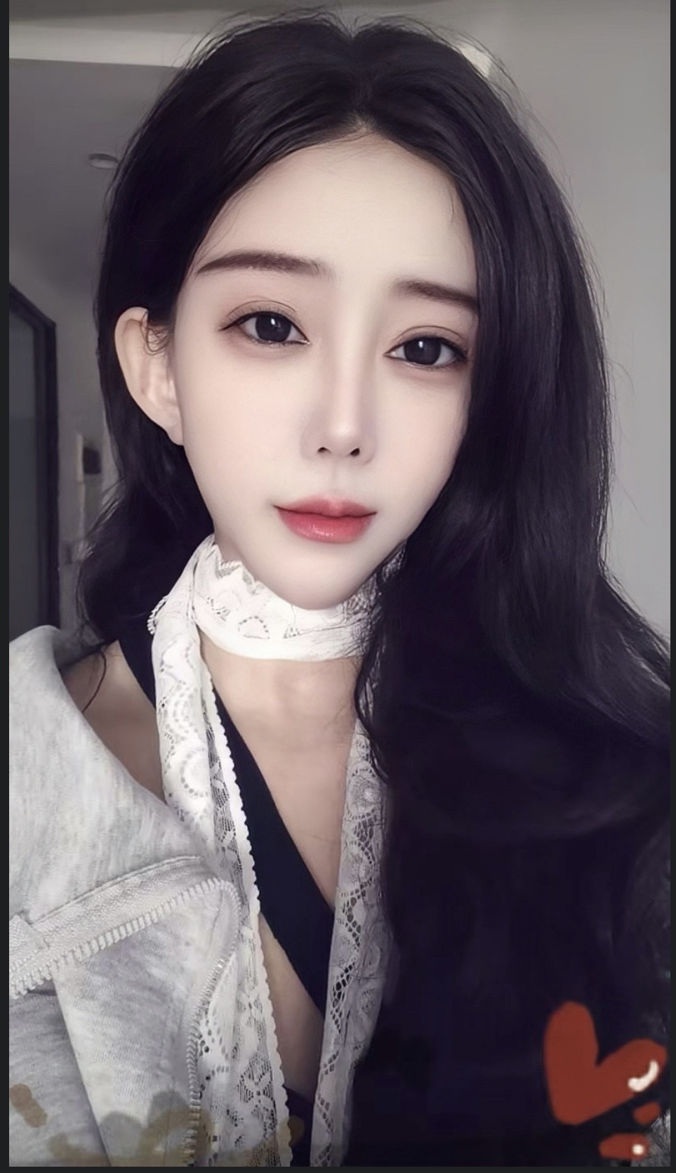 梅花园新人洒洒 臀满腰细 颜值高 照片八成左右