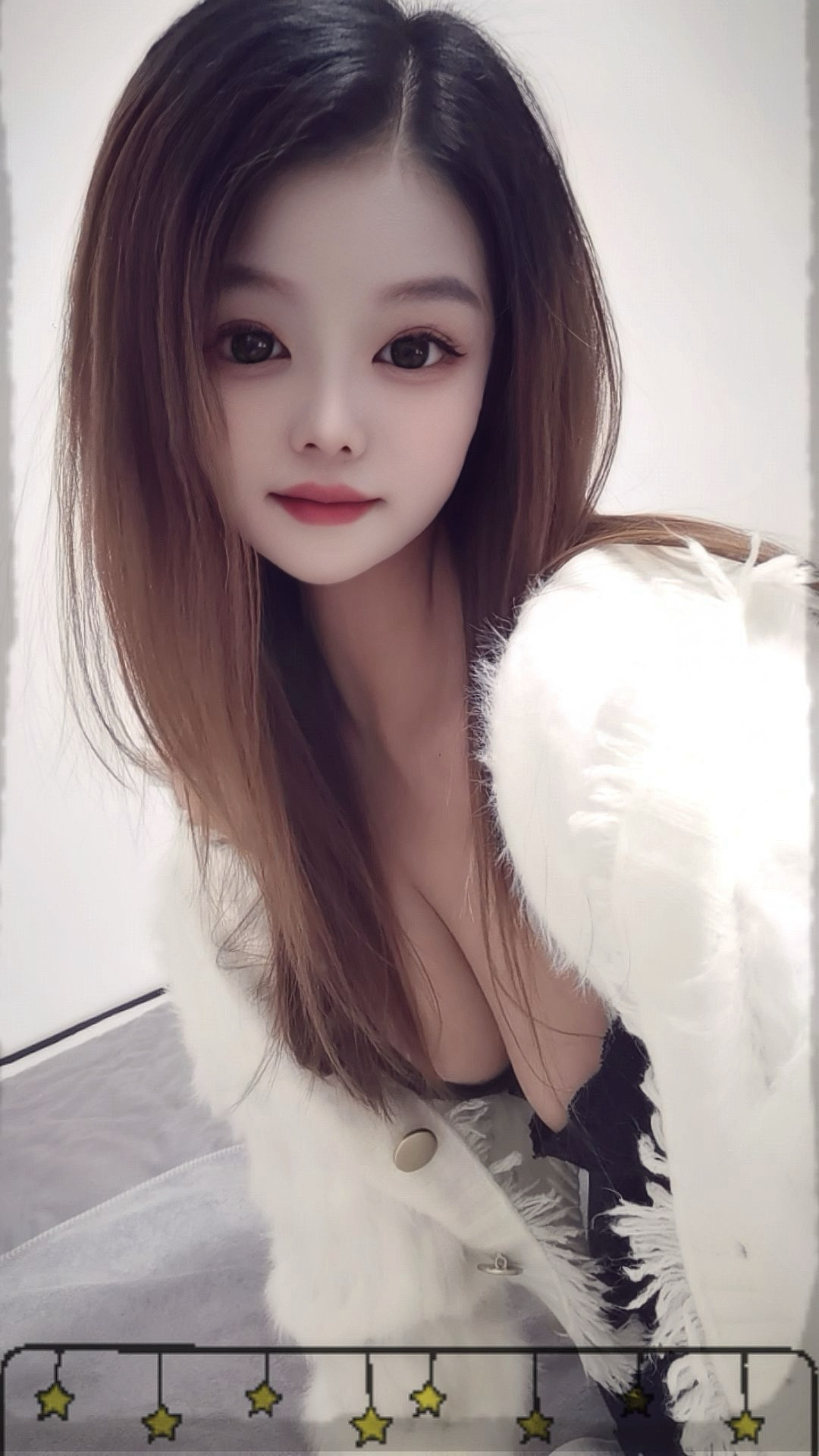 巨乳Sao妹，梅花园柠檬 微胖有肉感，屁股大又翘