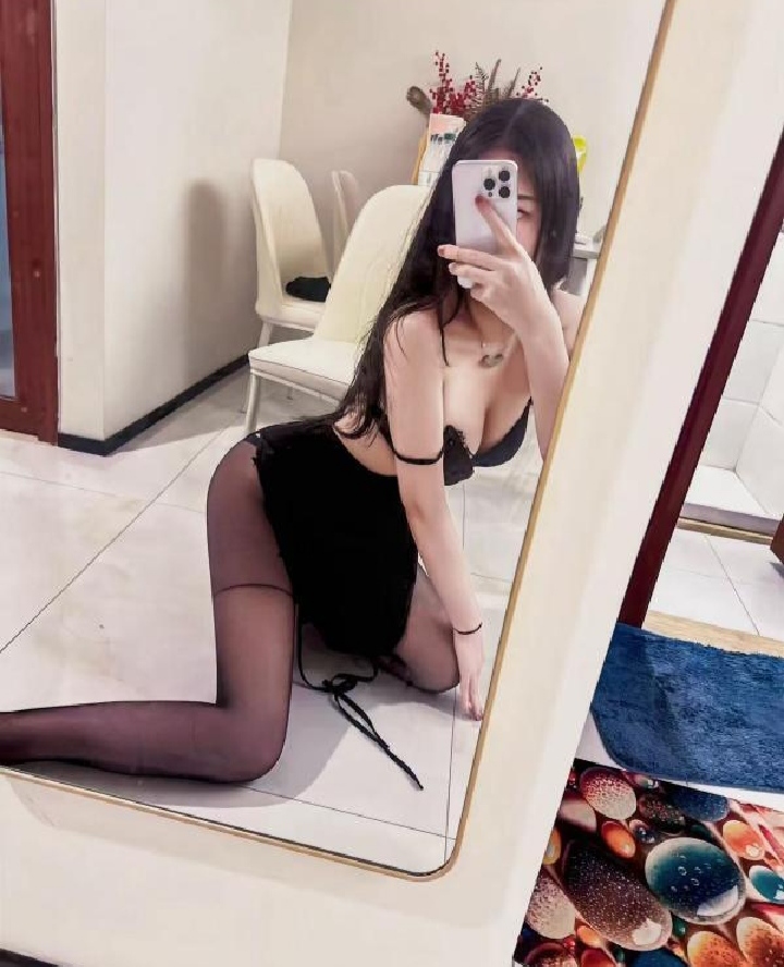 媚狐狸美腿猫老师