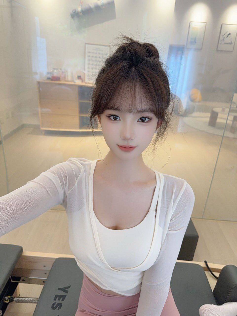 00蜜桃臀嫩妹kh一绝