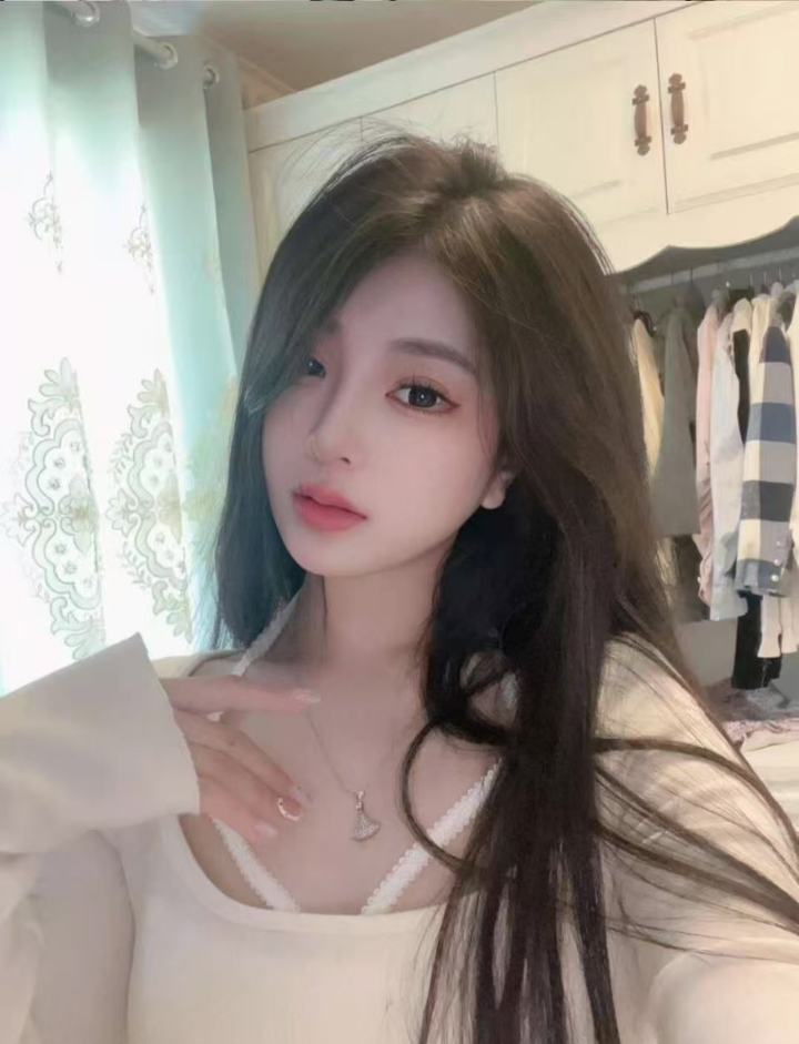 后入极品黑丝美腿菲菲