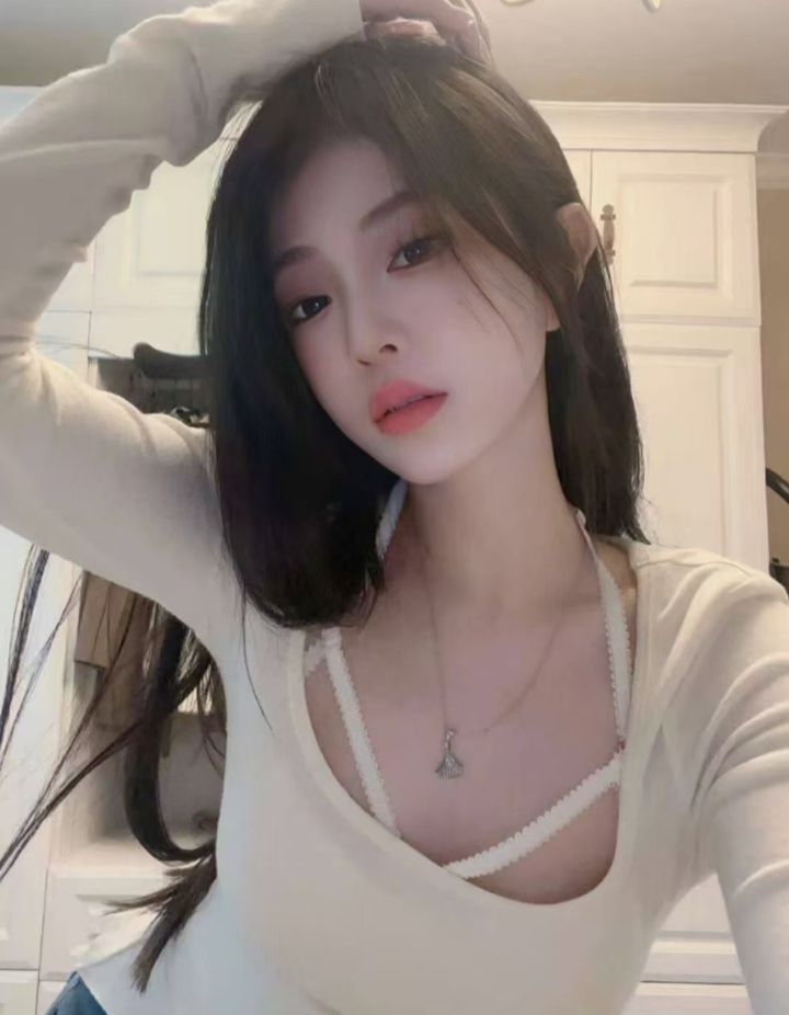 后入极品黑丝美腿菲菲