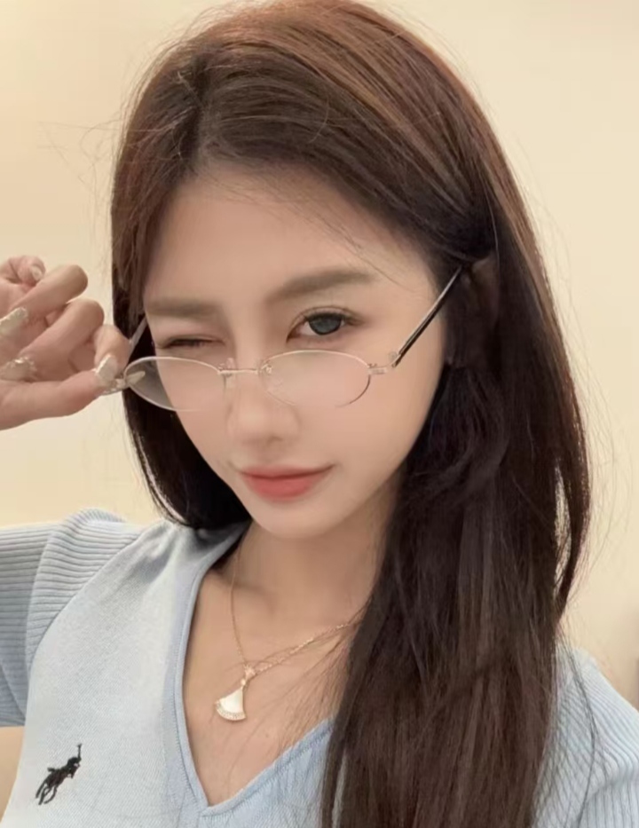 诱人眼镜御姐诗琪