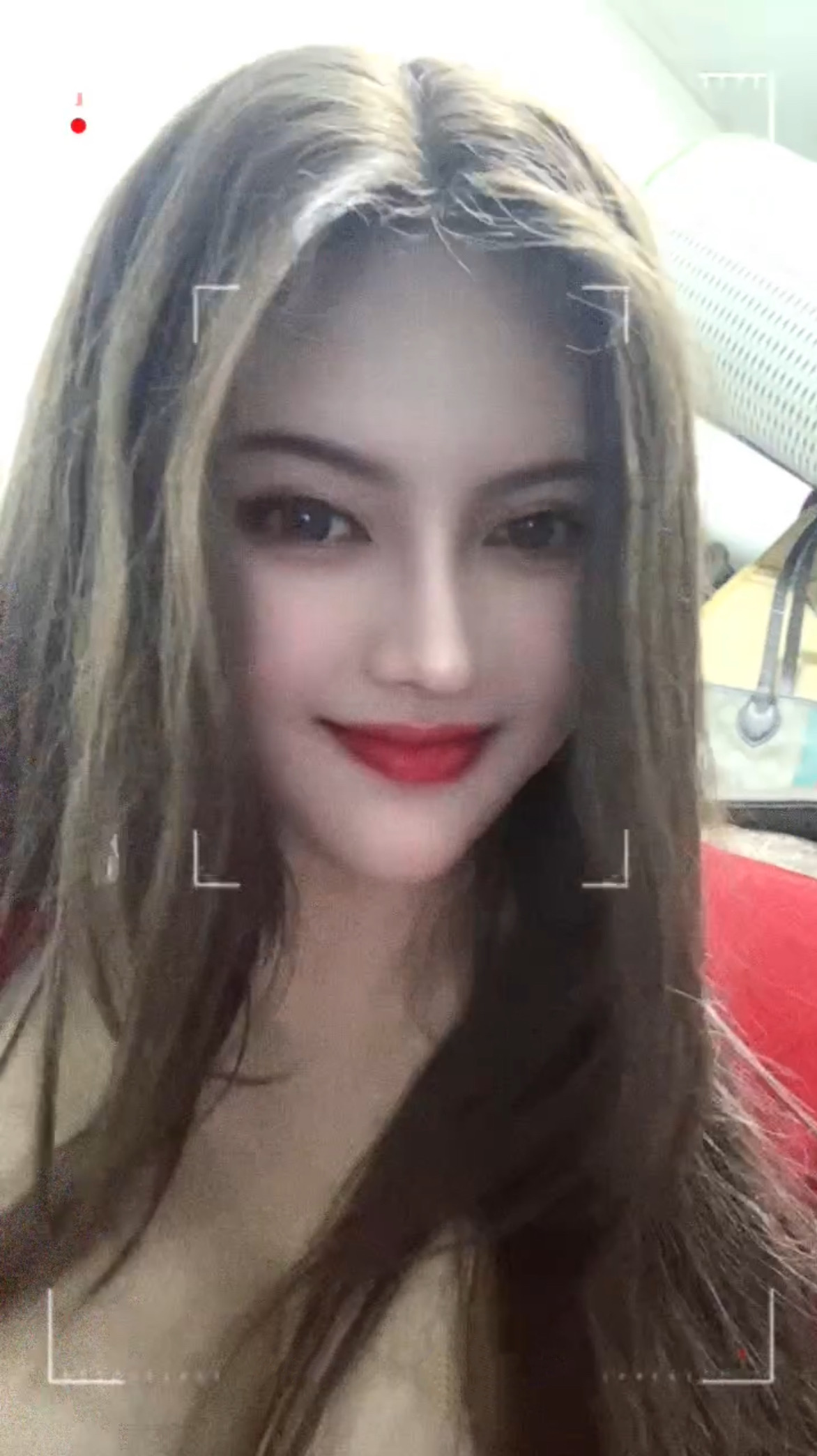 天河新疆中俄混血 粉蝴蝶b 36f纯天然大胸，又软又q弹