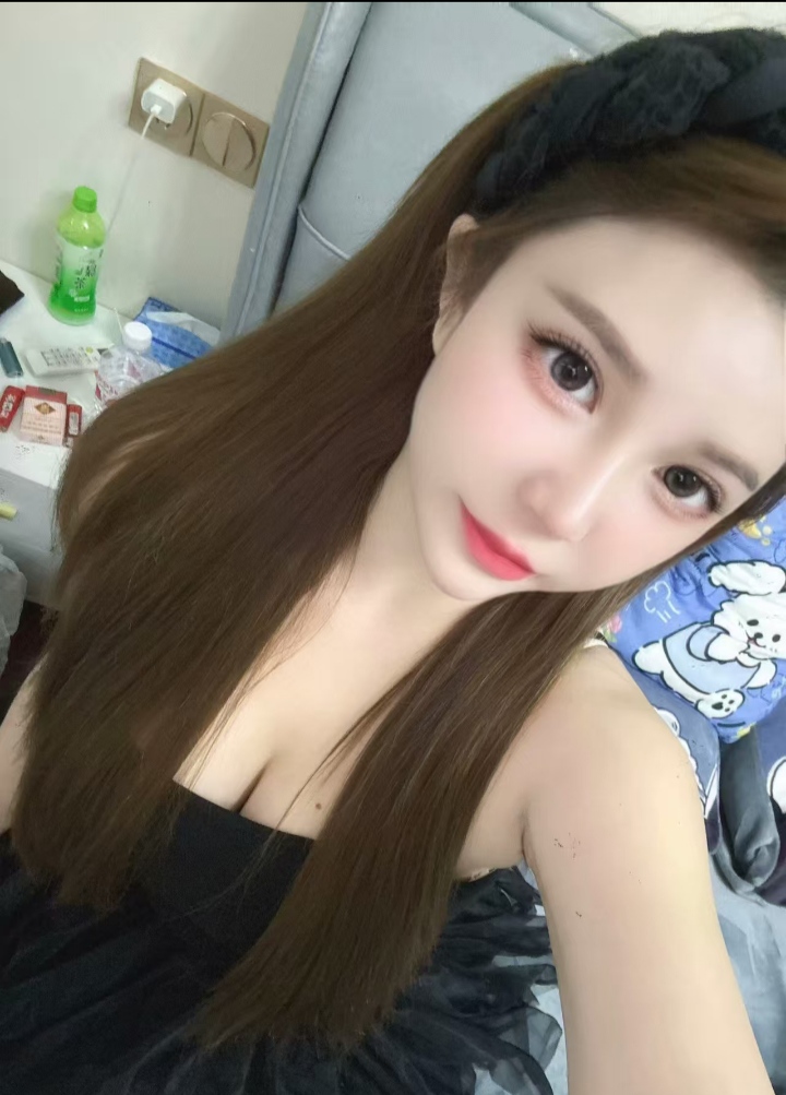 白嫩丰润甜妹兔兔