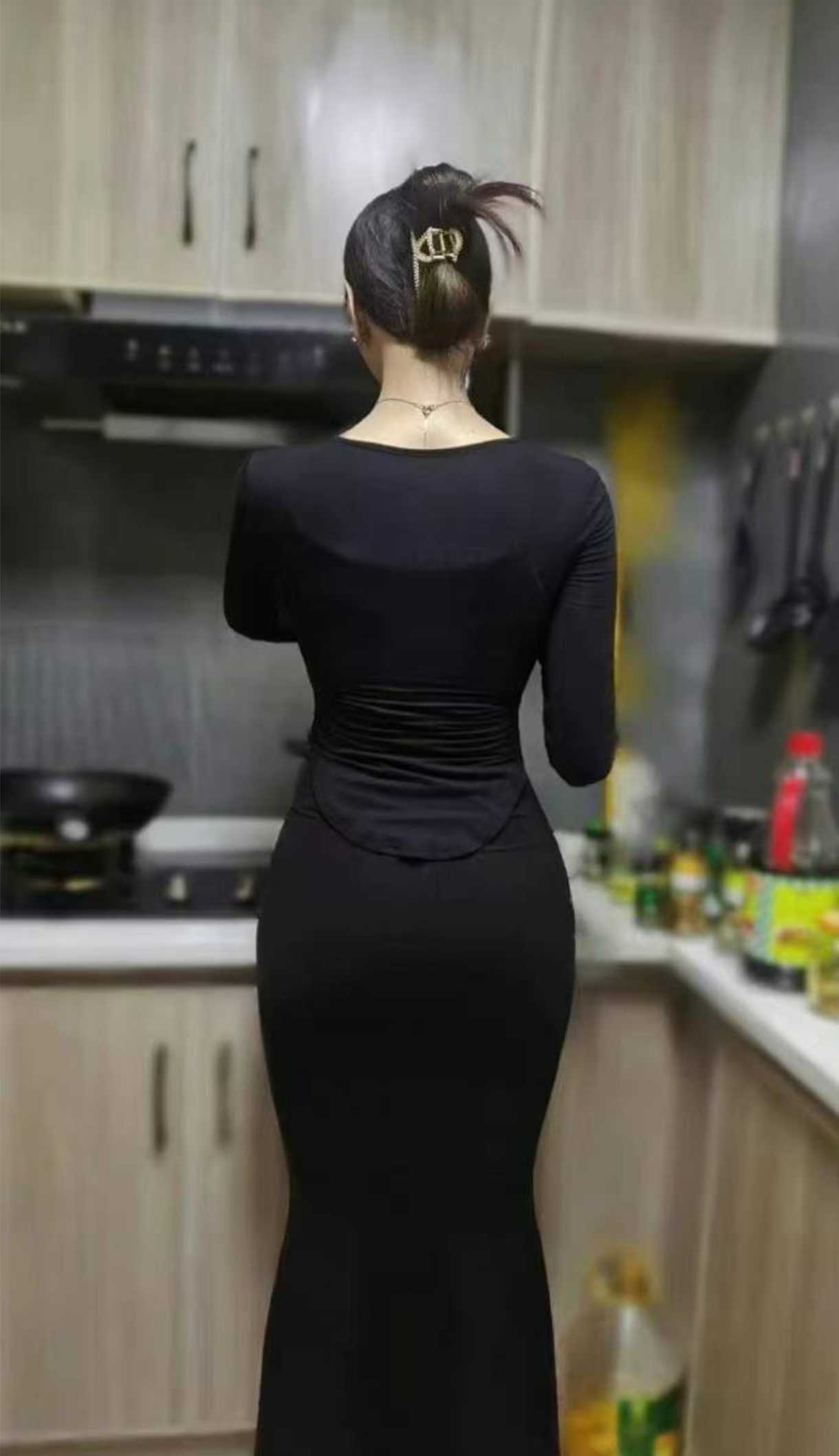 天河潭村 性感白虎甜妹anla(安娜） 胸大服务好 极品鲍鱼